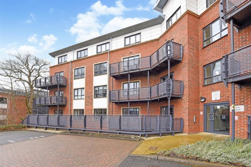 Wallis Square, Farnborough