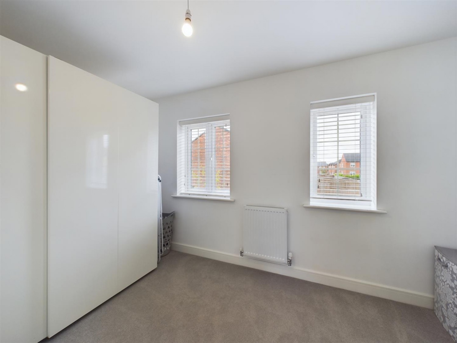 Dixon Mews, Featherstone