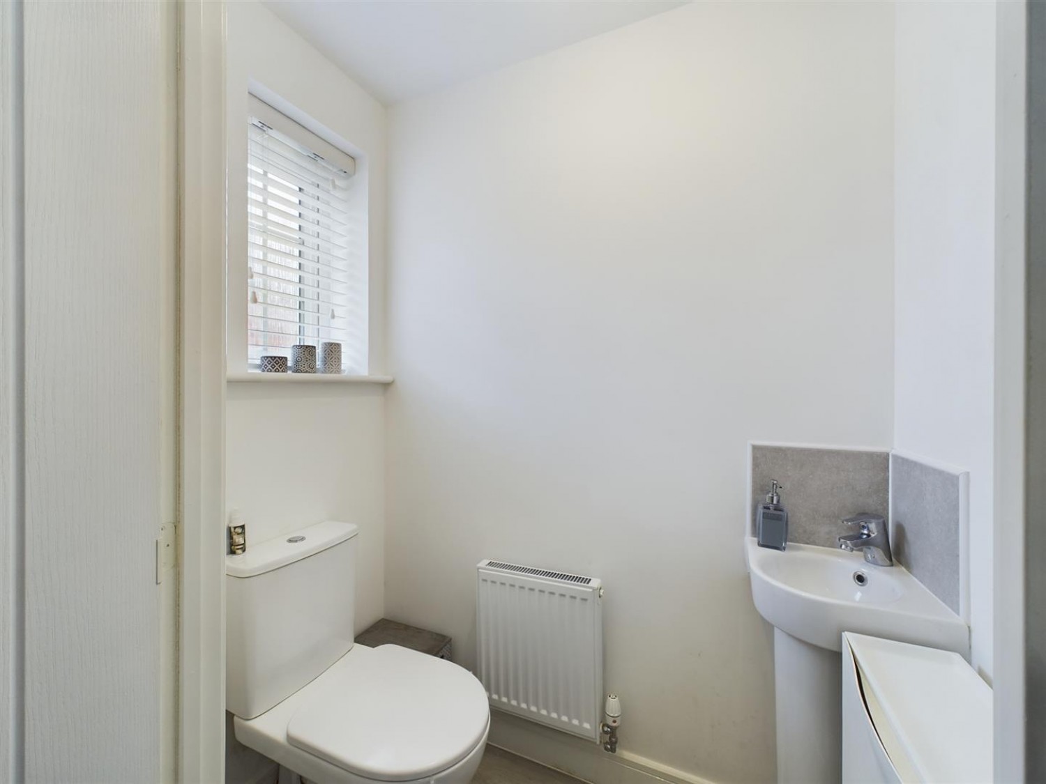 Dixon Mews, Featherstone