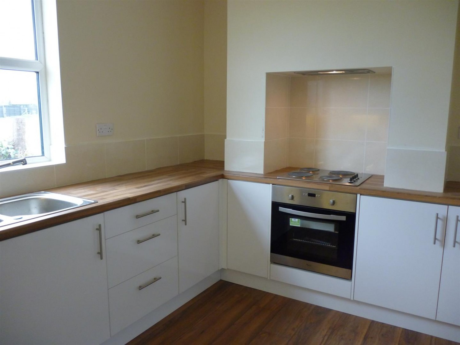 2 bedroom House for Letting Main Street, Timberland