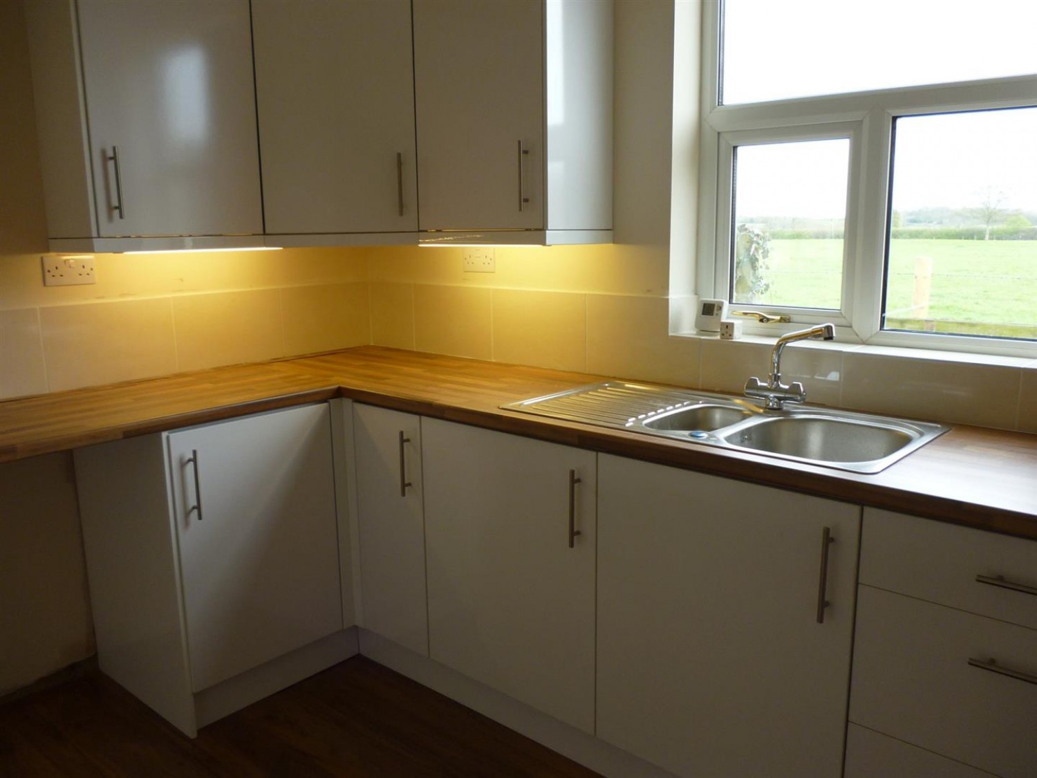 2 bedroom House for Letting Main Street, Timberland