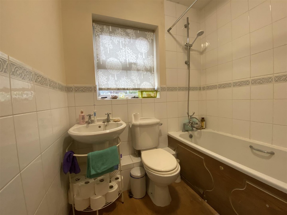 Grosvenor Place, Woking