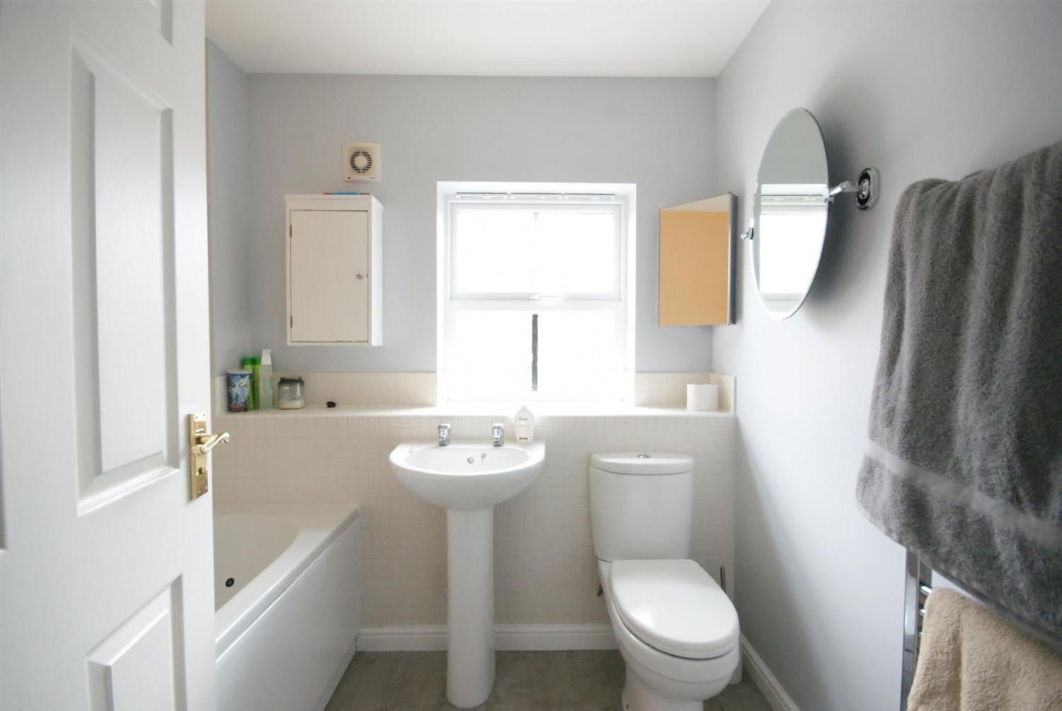 3 bedroom House in Sorrel Road, Witham St. Hughs