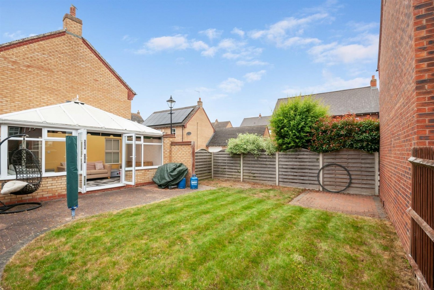 3 bedroom House in Sorrel Road, Witham St. Hughs