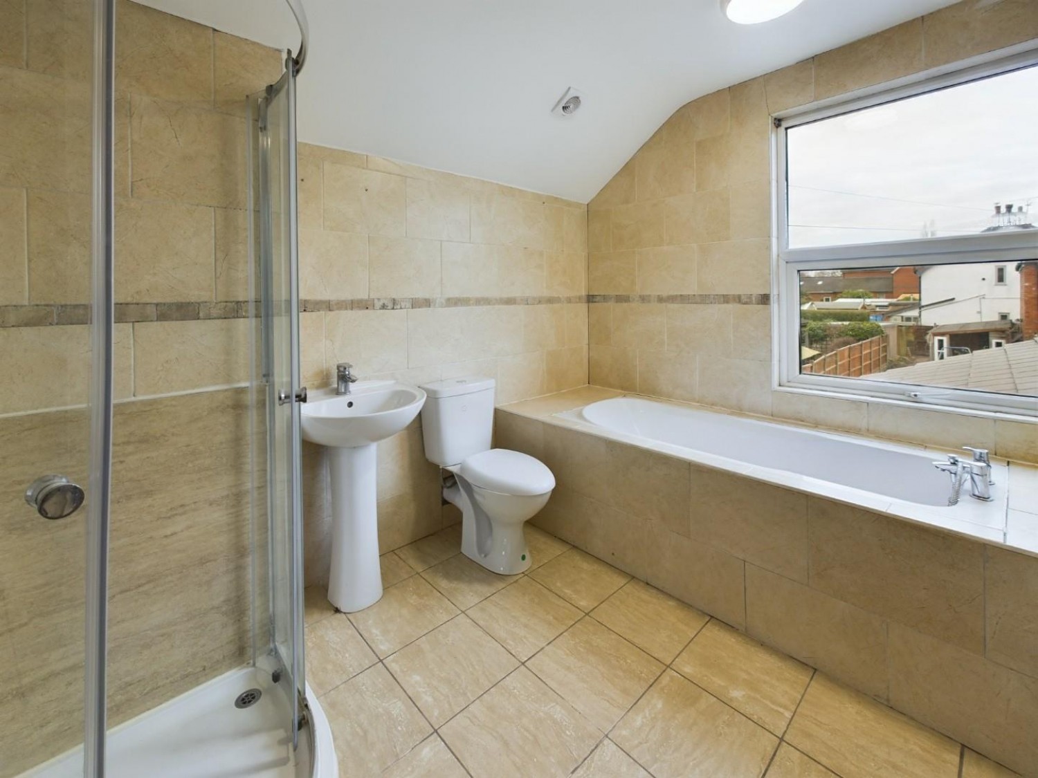 4 bedroom House for Letting Station Road, North Hyleham