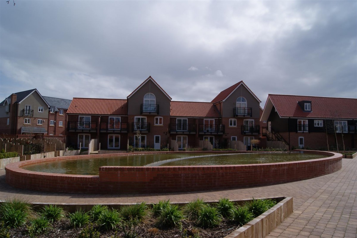 The Quays, Burton Waters