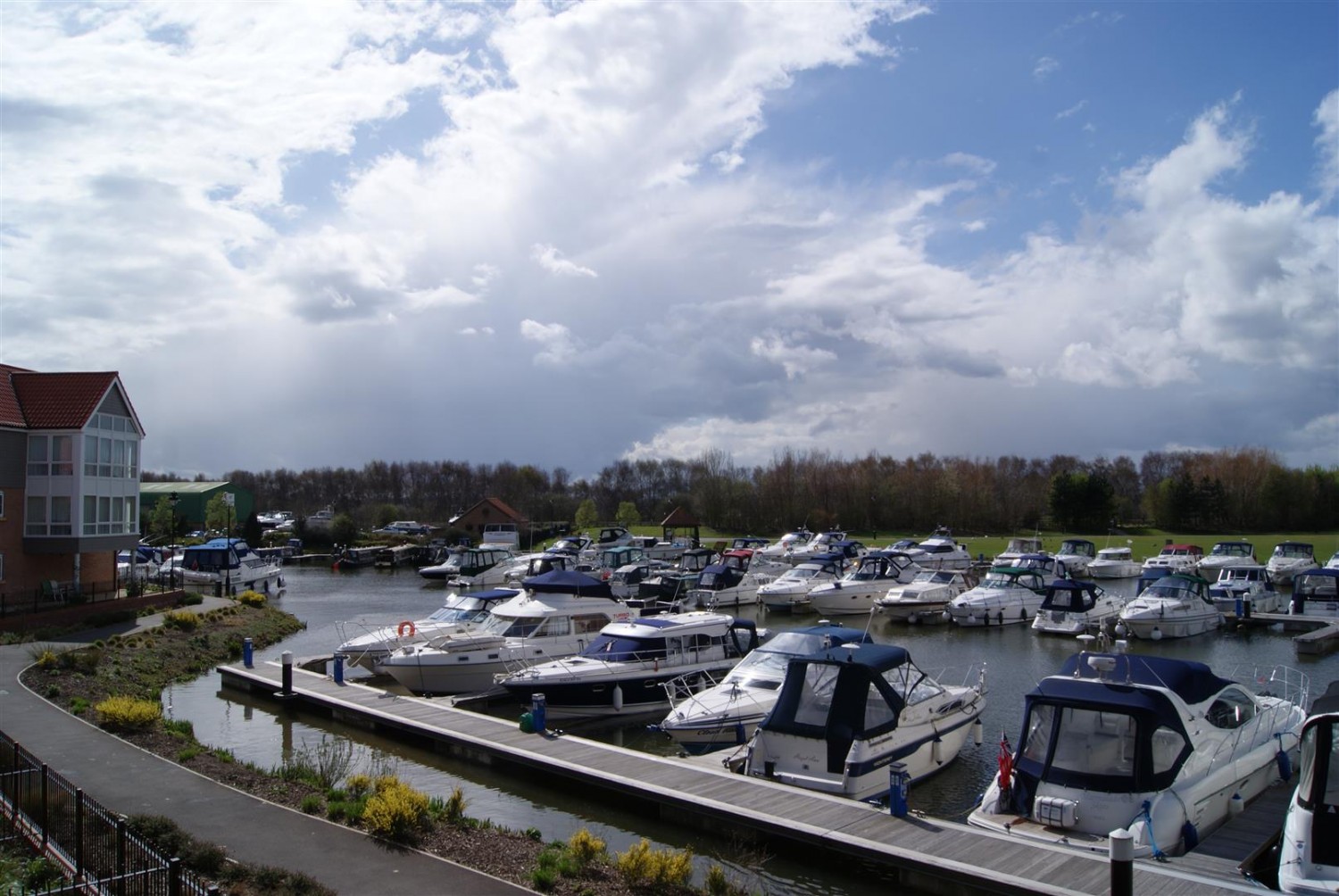 The Quays, Burton Waters