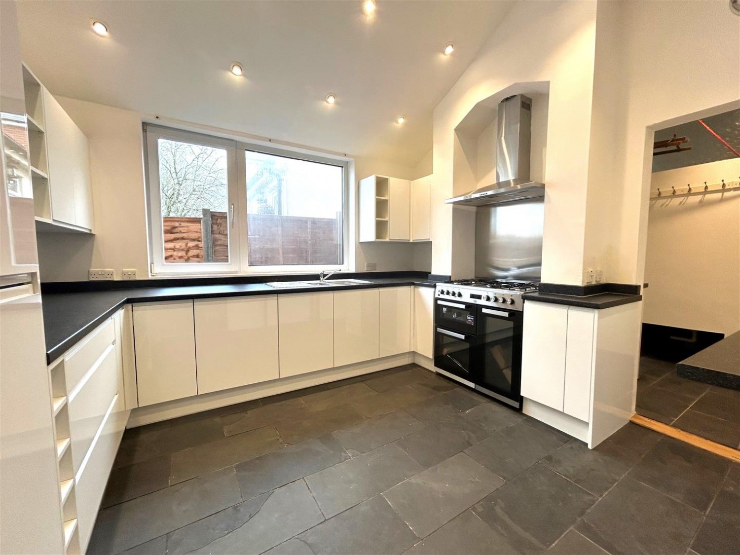 4 bedroom House for Letting Cargate Hill, Aldershot