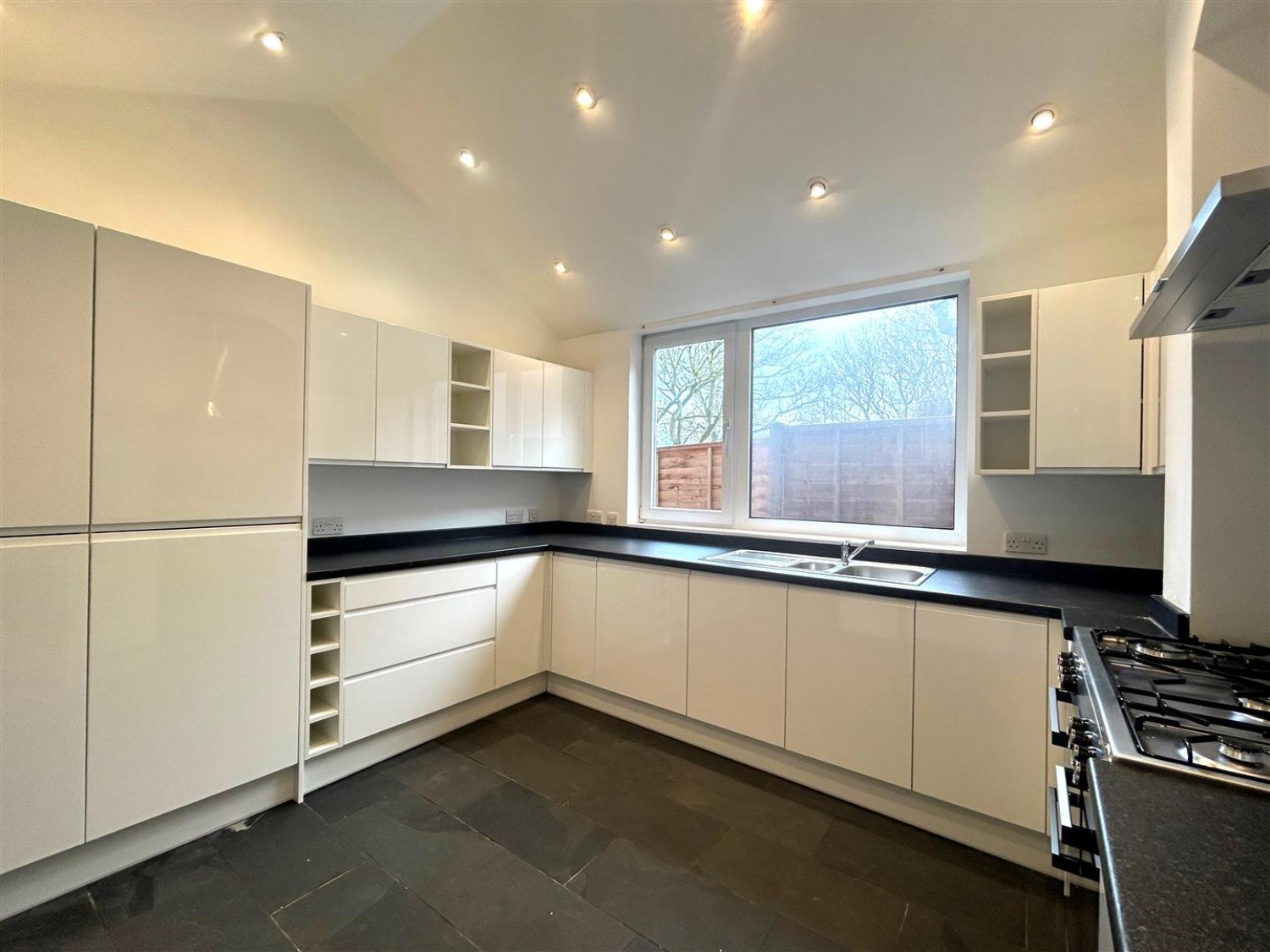 4 bedroom House for Letting Cargate Hill, Aldershot