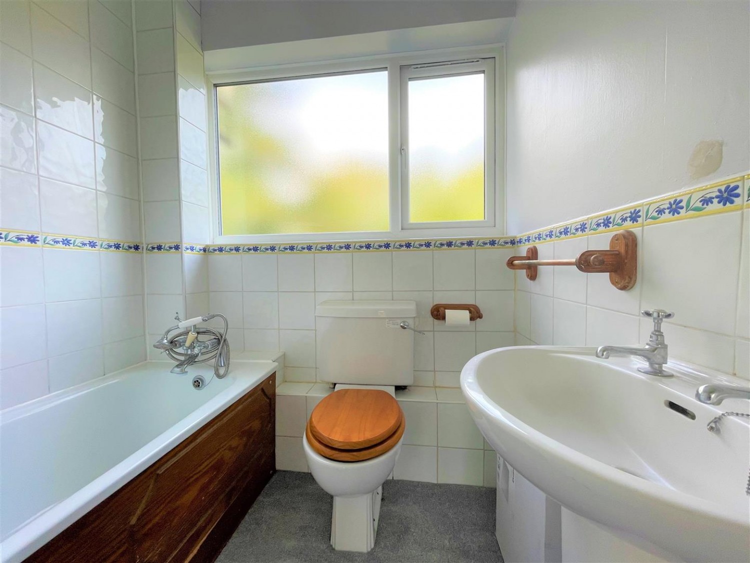 2 bedroom Flat for Sale St. Josephs Road, Aldershot