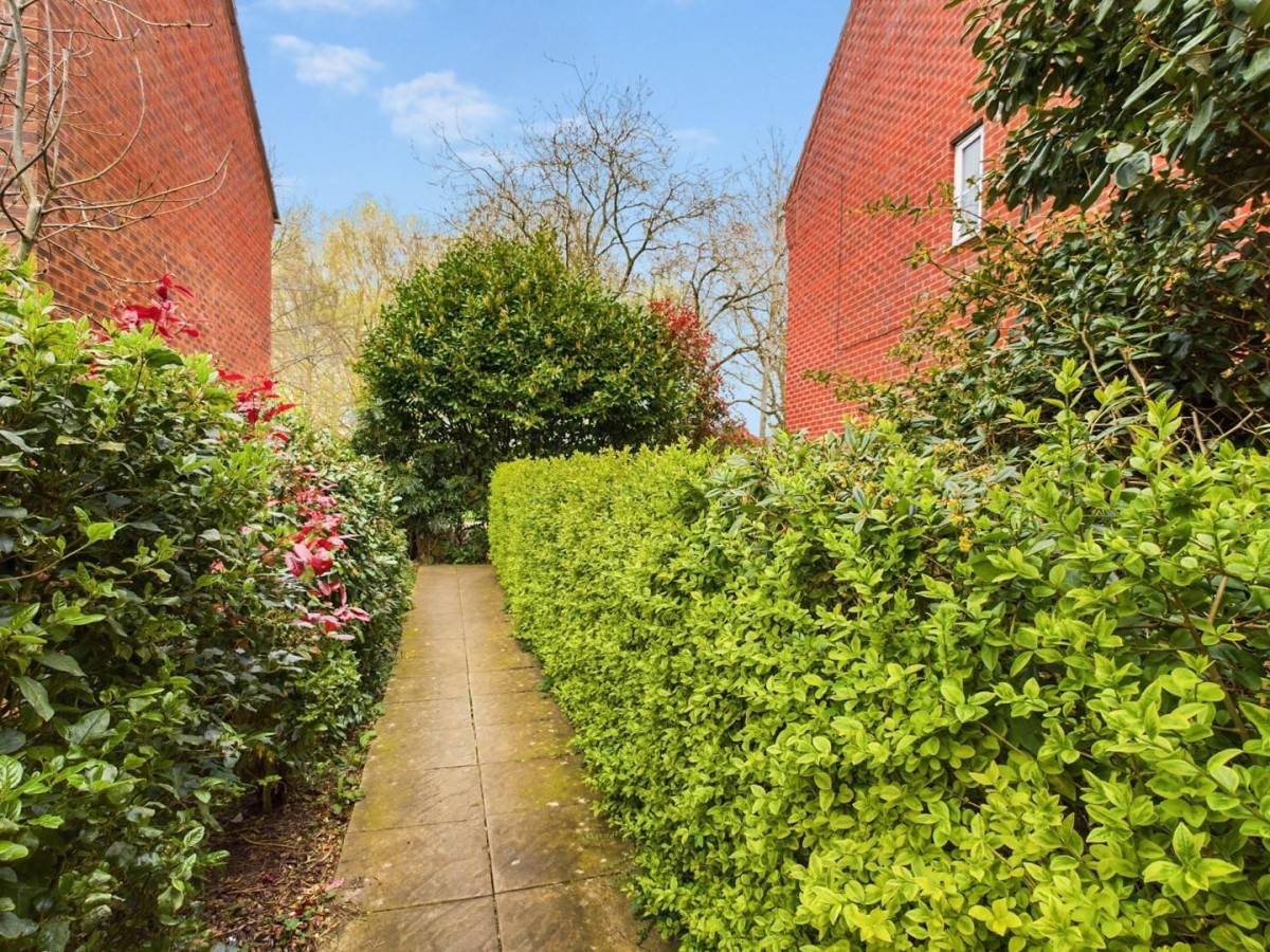 Elder Close, Witham St. Hughs, Lincoln