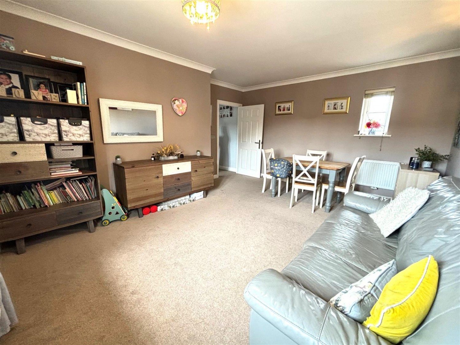Fox Court, Aldershot