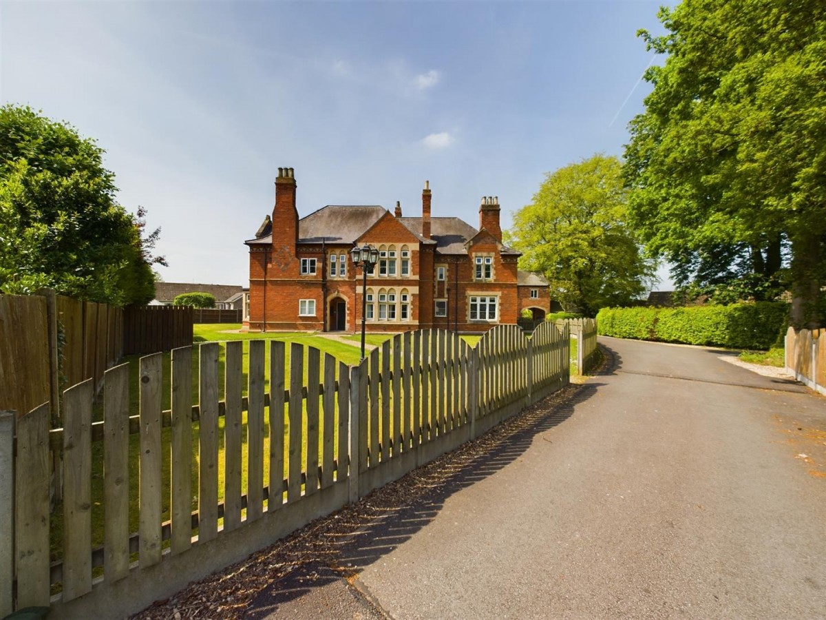 Old Vicarage Gardens, Skellingthorpe, Lincoln