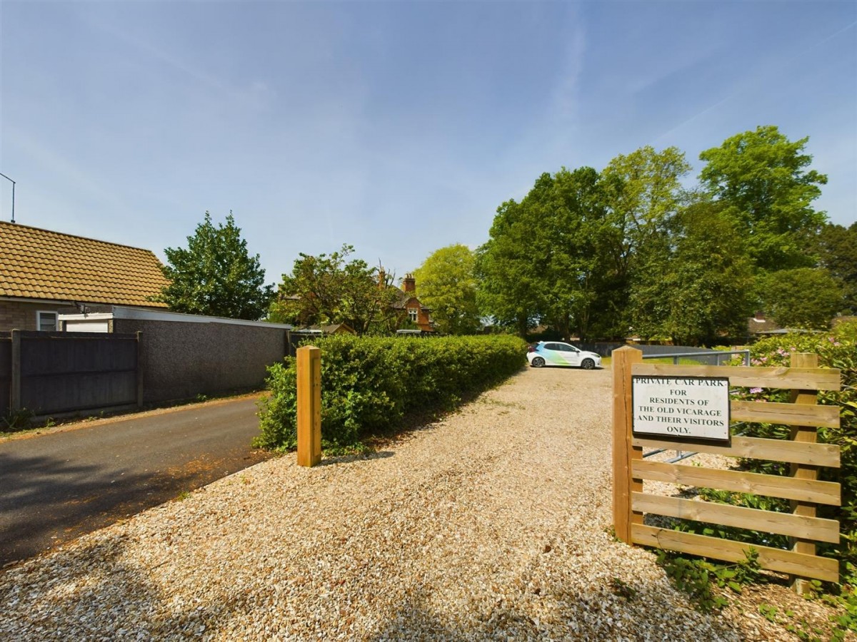 Old Vicarage Gardens, Skellingthorpe, Lincoln