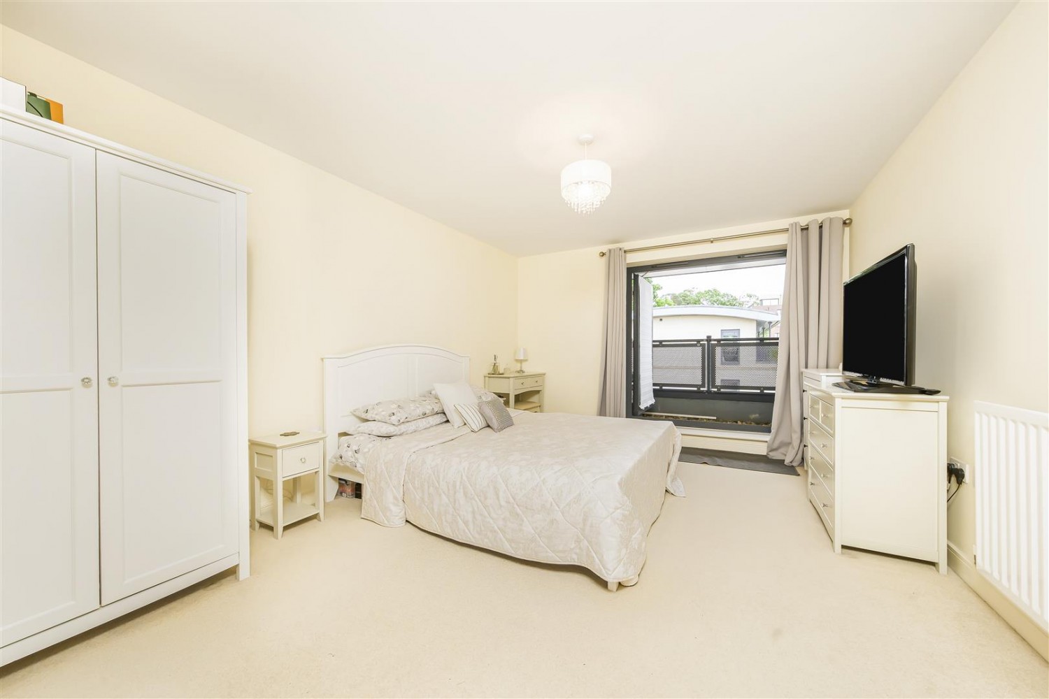 Jupiter Close, Farnborough