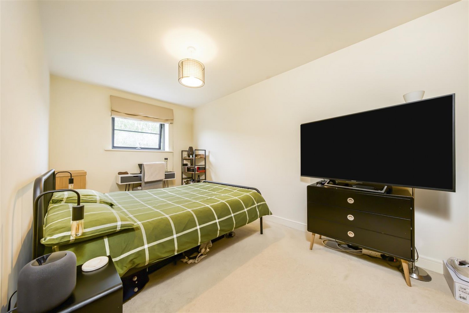 Jupiter Close, Farnborough