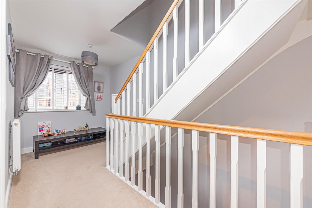 Jubilee Drive, Church Crookham, Fleet