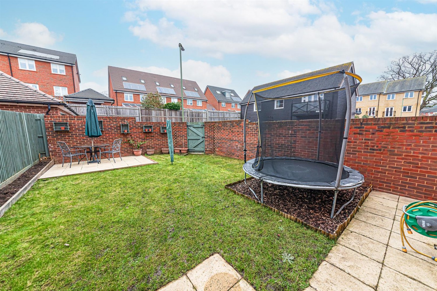 3 bedroom House for Sale Jubilee Drive, Church Crookham, Fleet