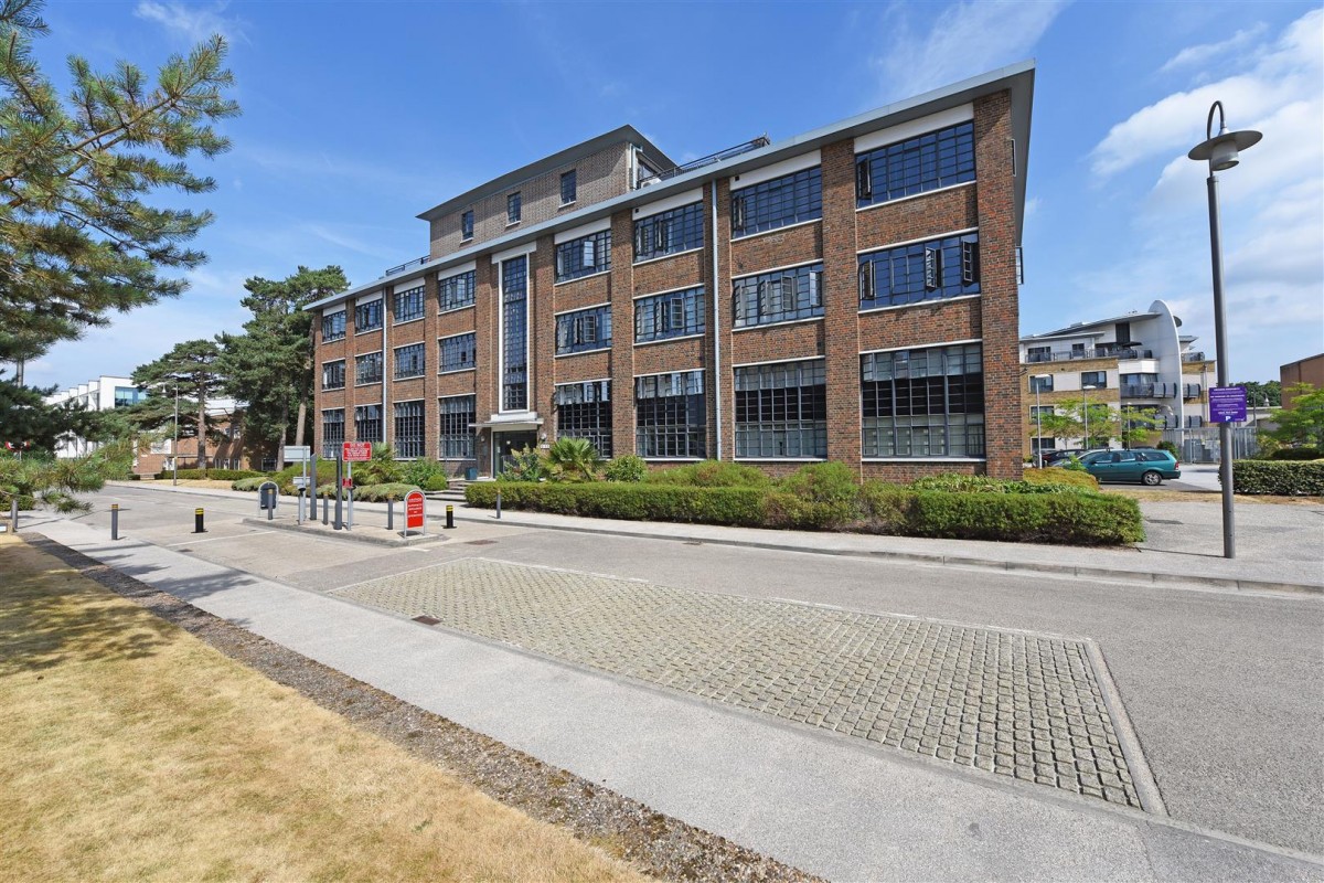 Cathedral Court, O'Gorman Avenue, Farnborough