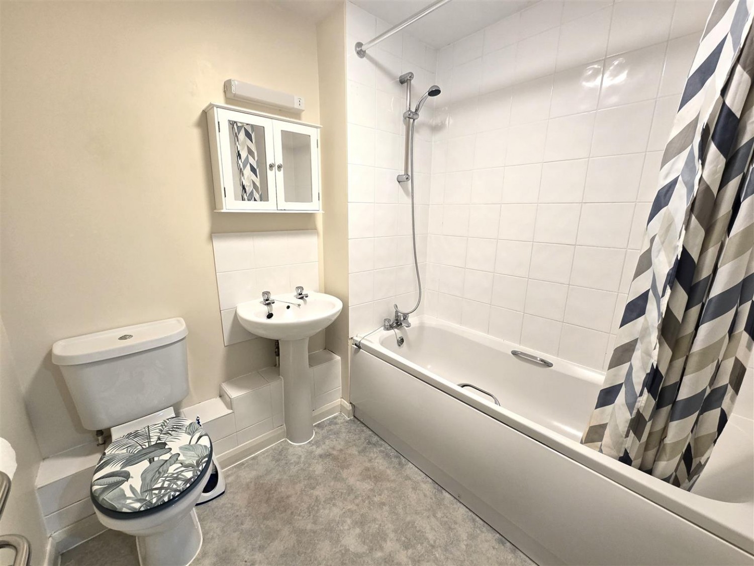 2 bedroom Flat for Letting Jubilee Hall Road, Farnborough