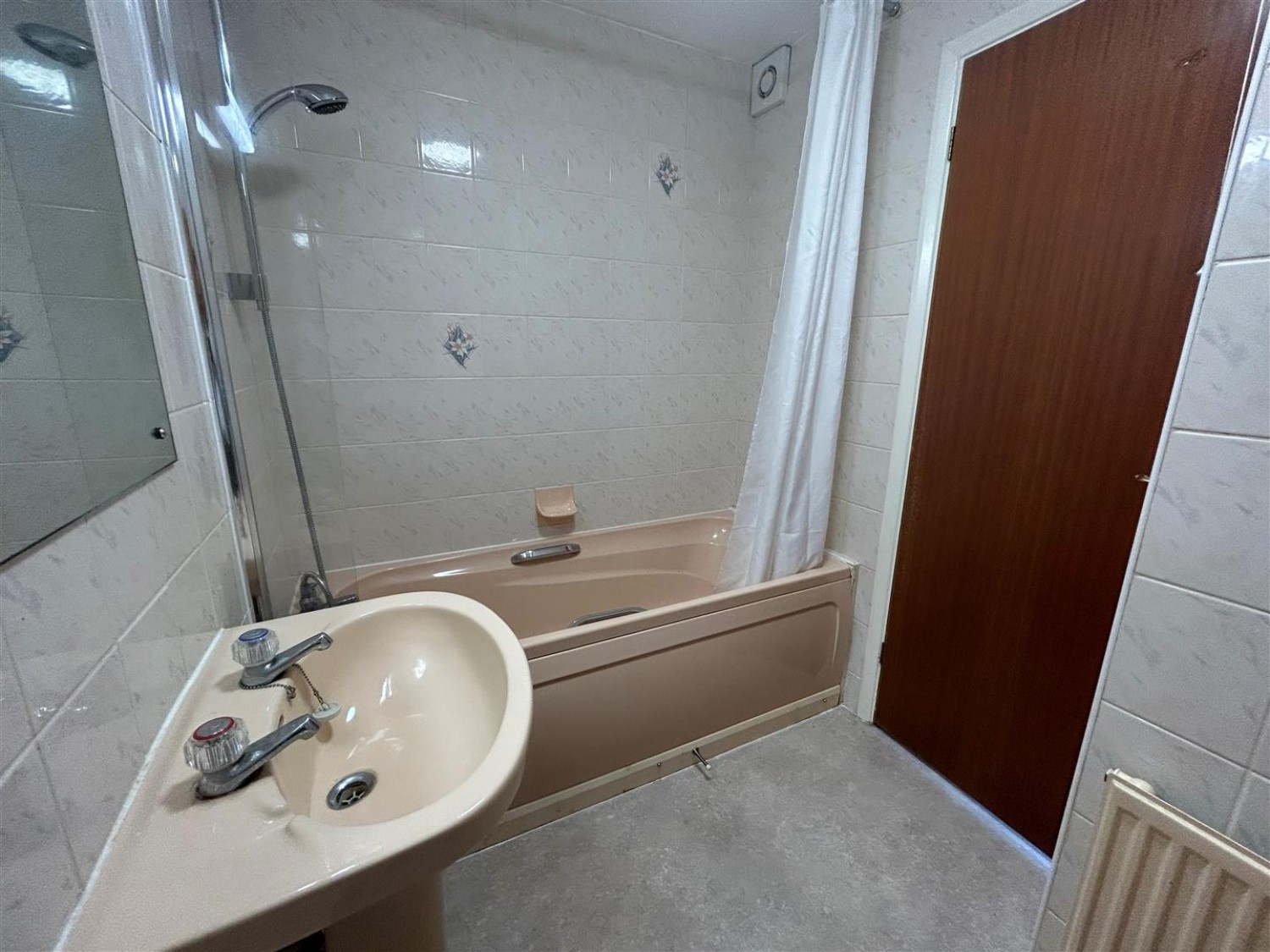 3 bedroom Flat in Netley Street, Farnborough