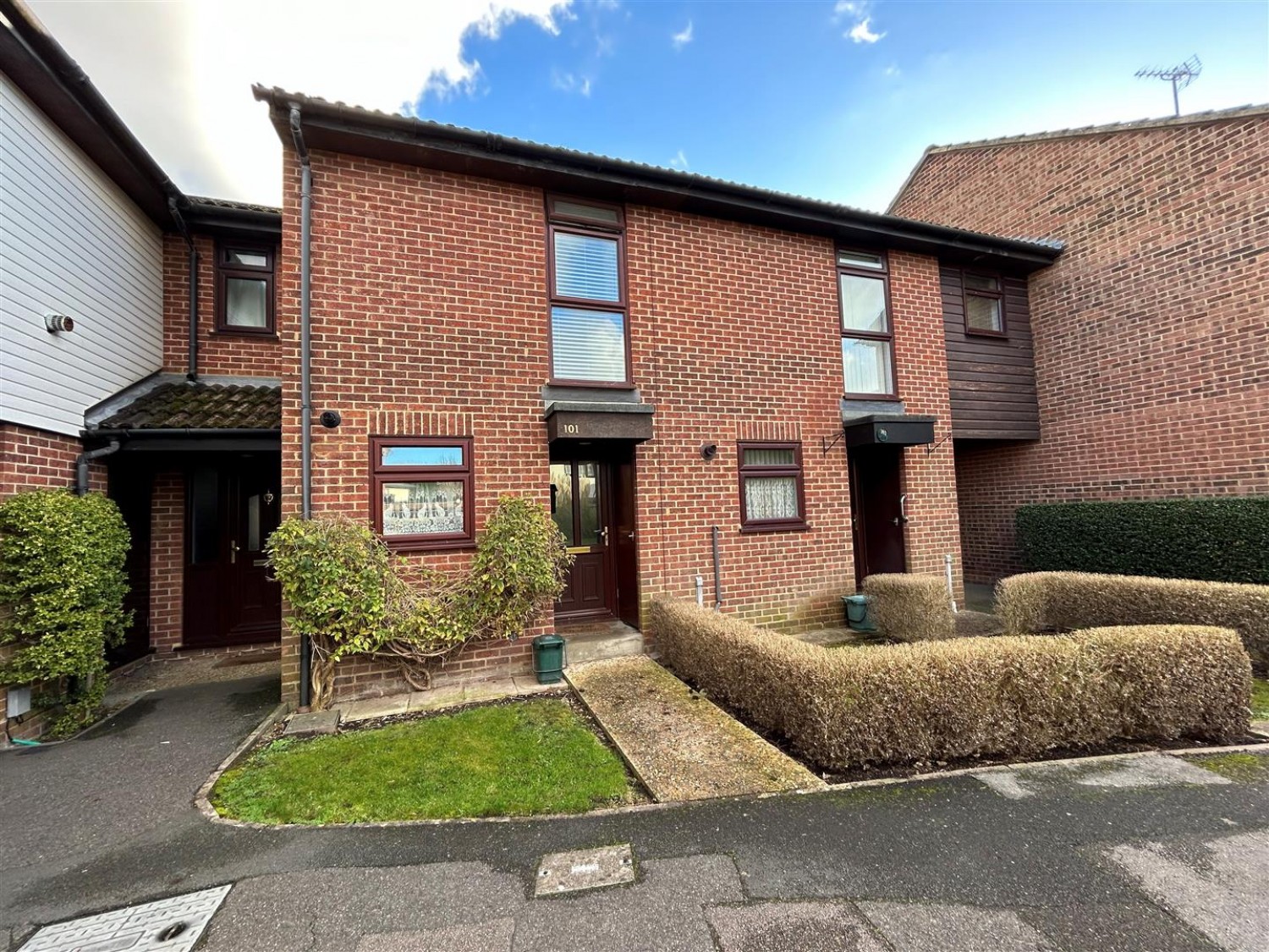 2 bedroom House for Letting Station Road East, Ash Vale, Aldershot