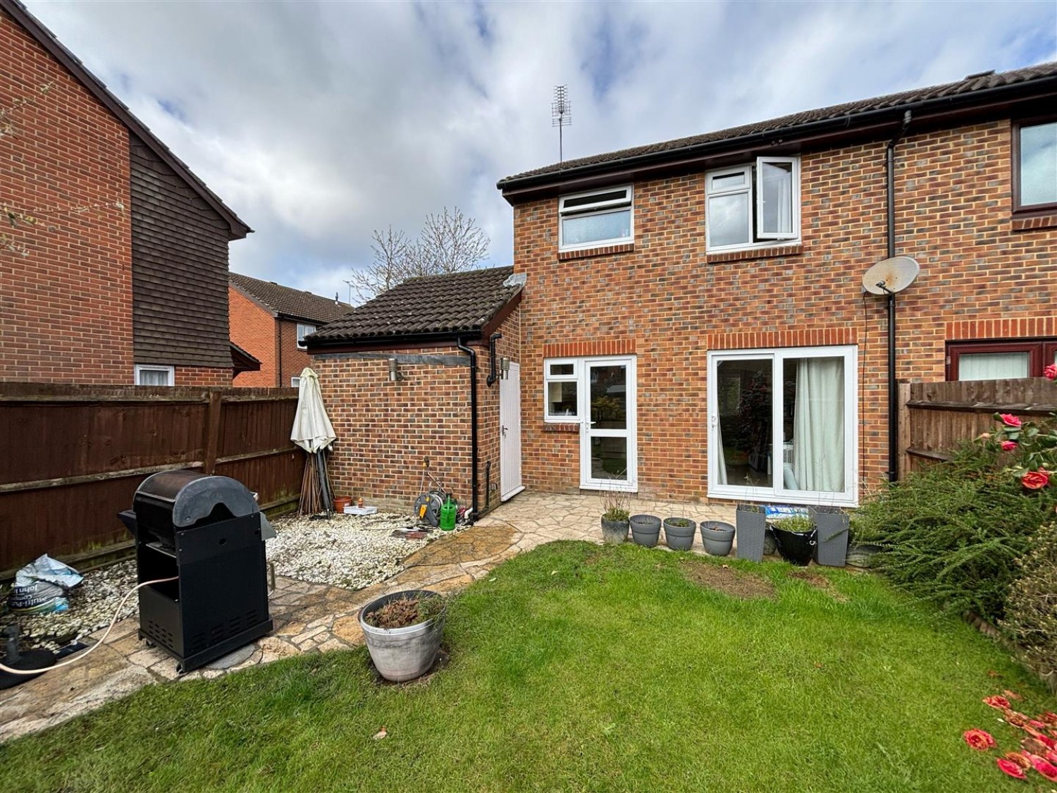 Yew Tree Close, Farnborough