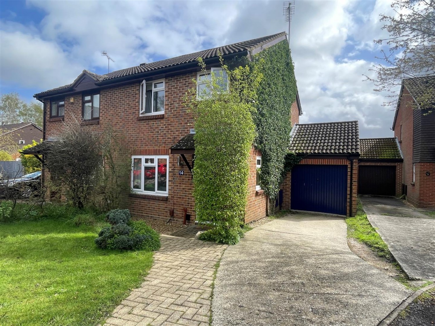 Yew Tree Close, Farnborough