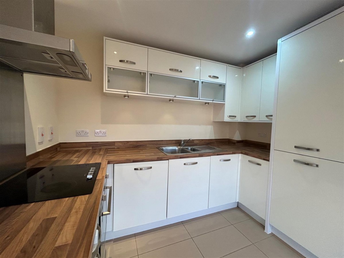 Kestrel Road, Farnborough, Hants