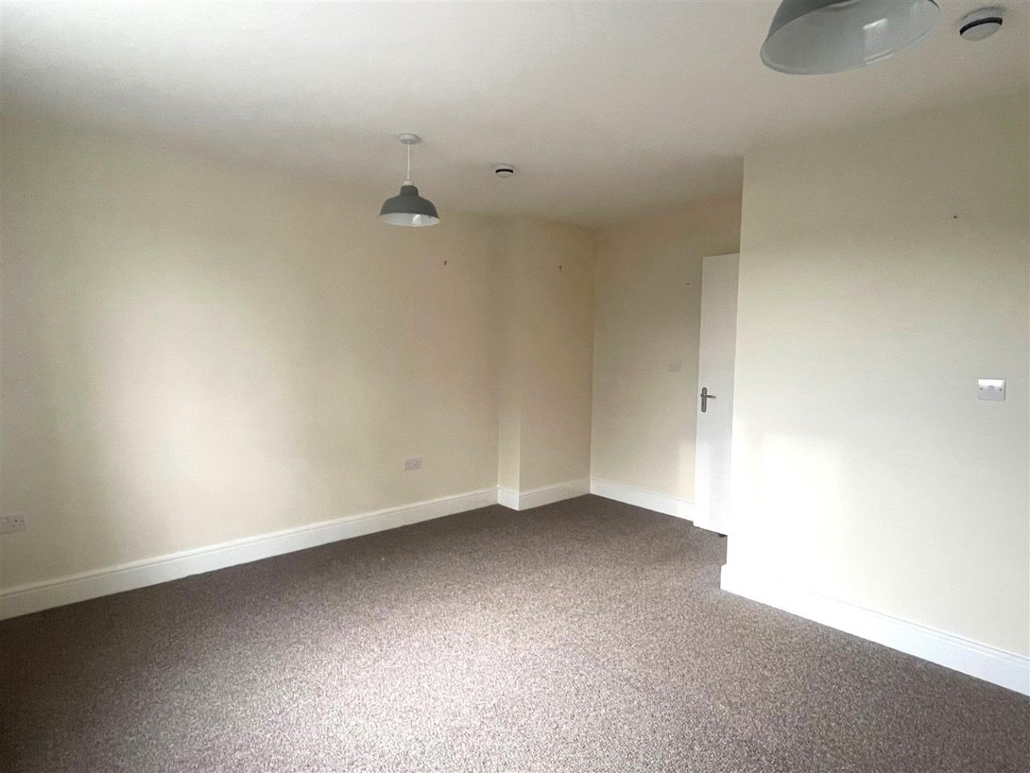 Kensington Place, Farnborough
