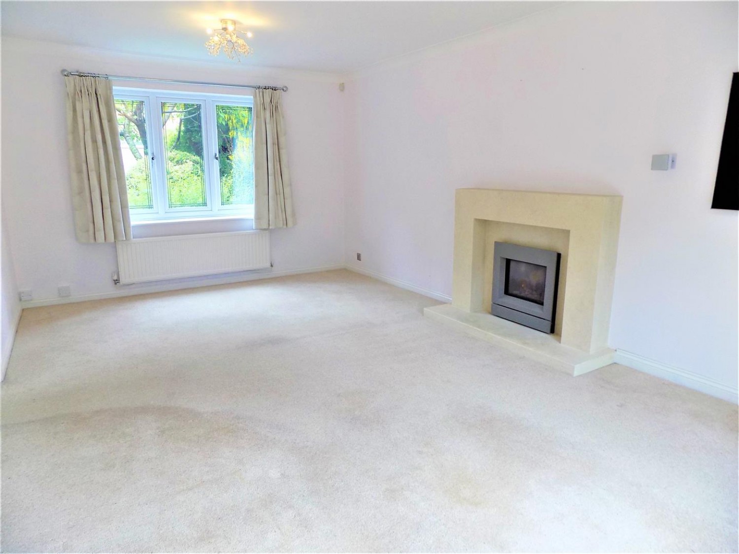 4 bedroom House for Letting Barberry Close, Fleet