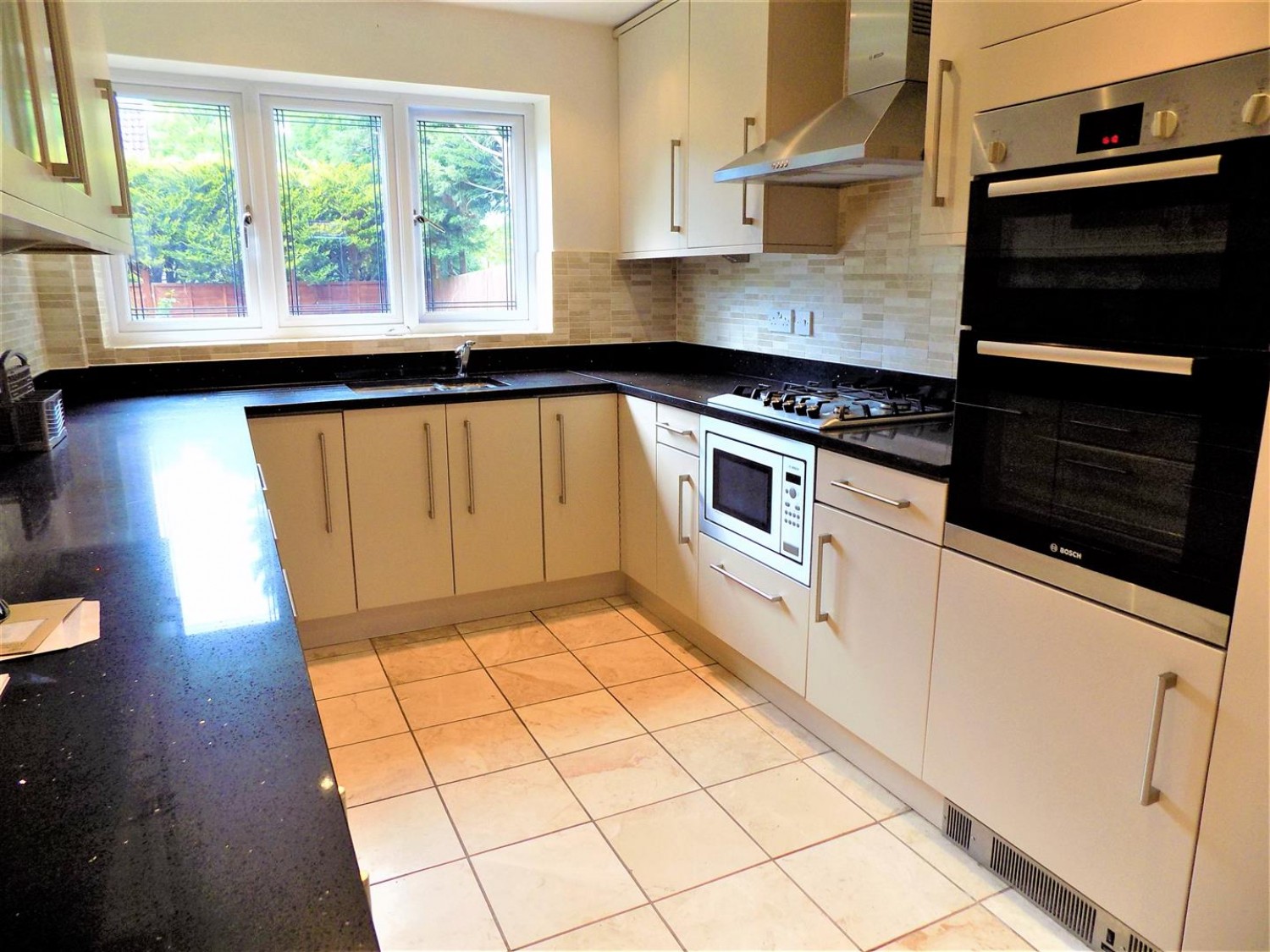 4 bedroom House for Letting Barberry Close, Fleet
