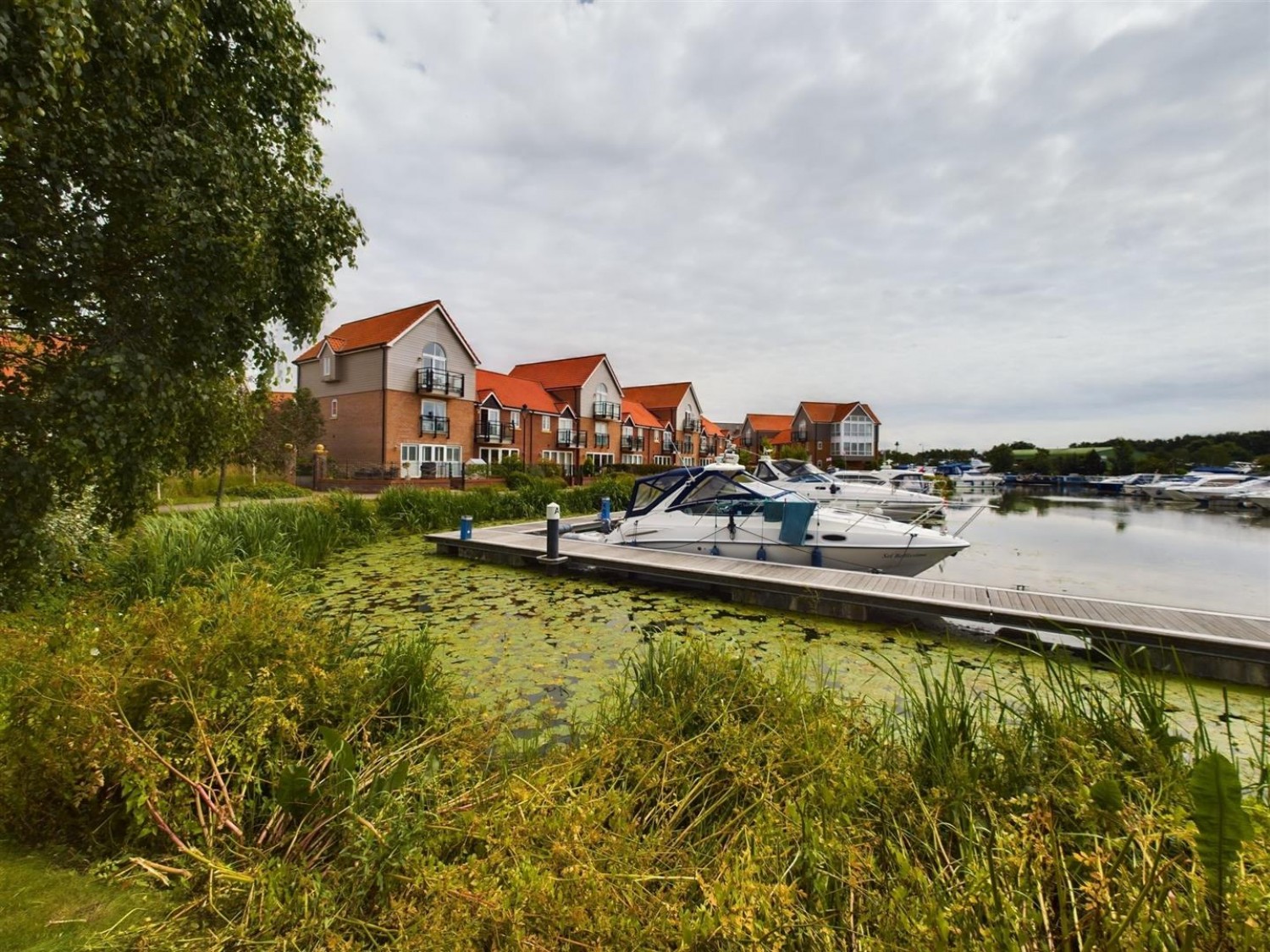 The Quays, Burton Waters