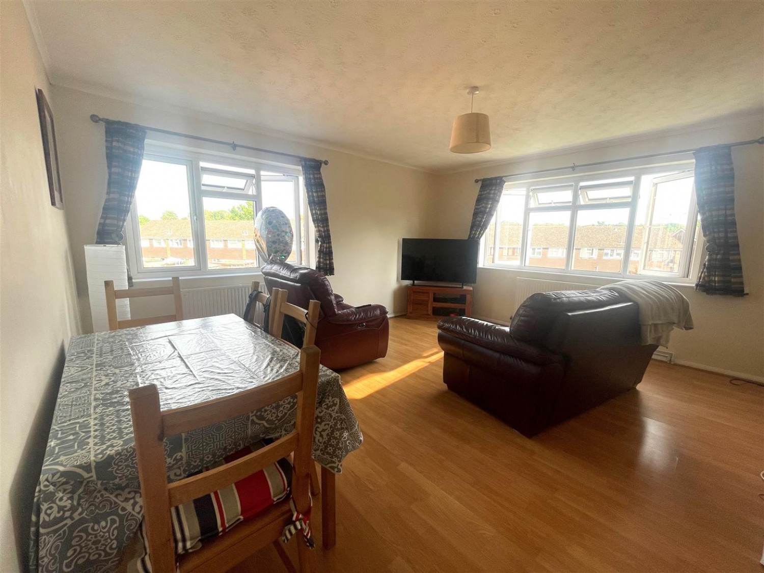 Ellison Way, Tongham, Farnham