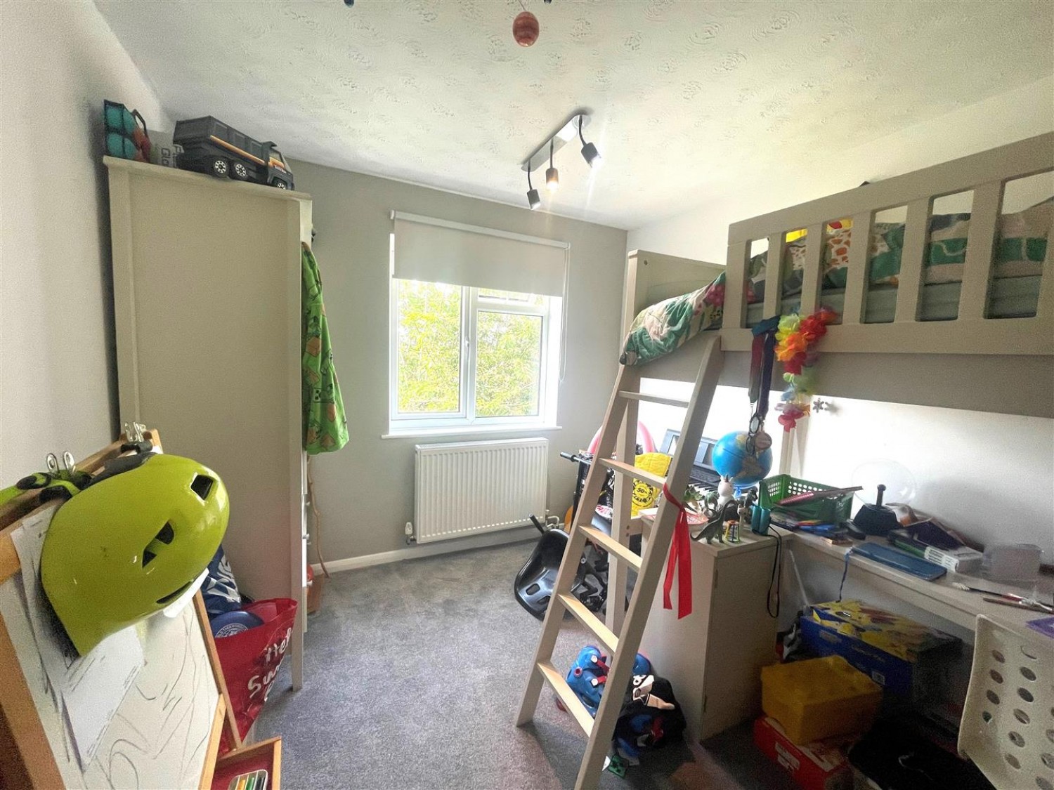 Ellison Way, Tongham, Farnham