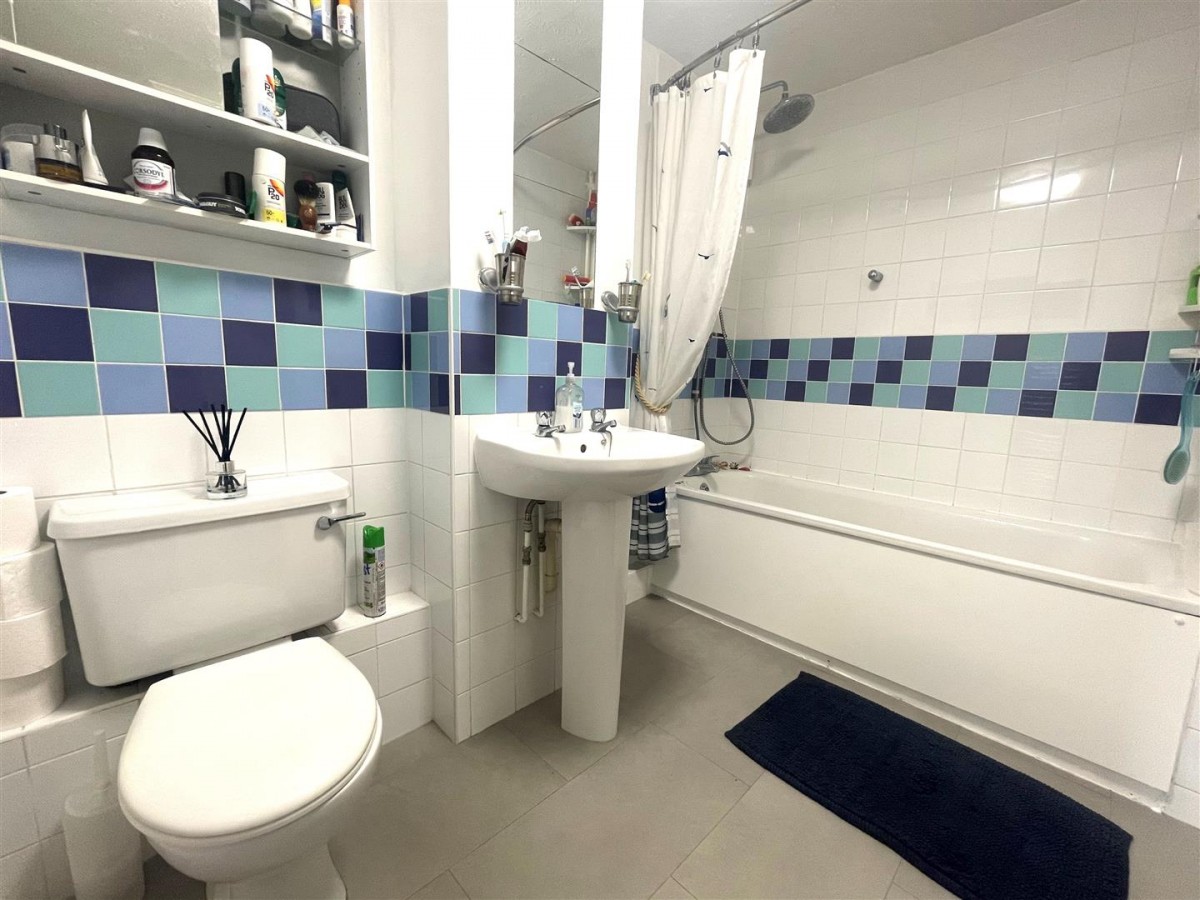 Ellison Way, Tongham, Farnham