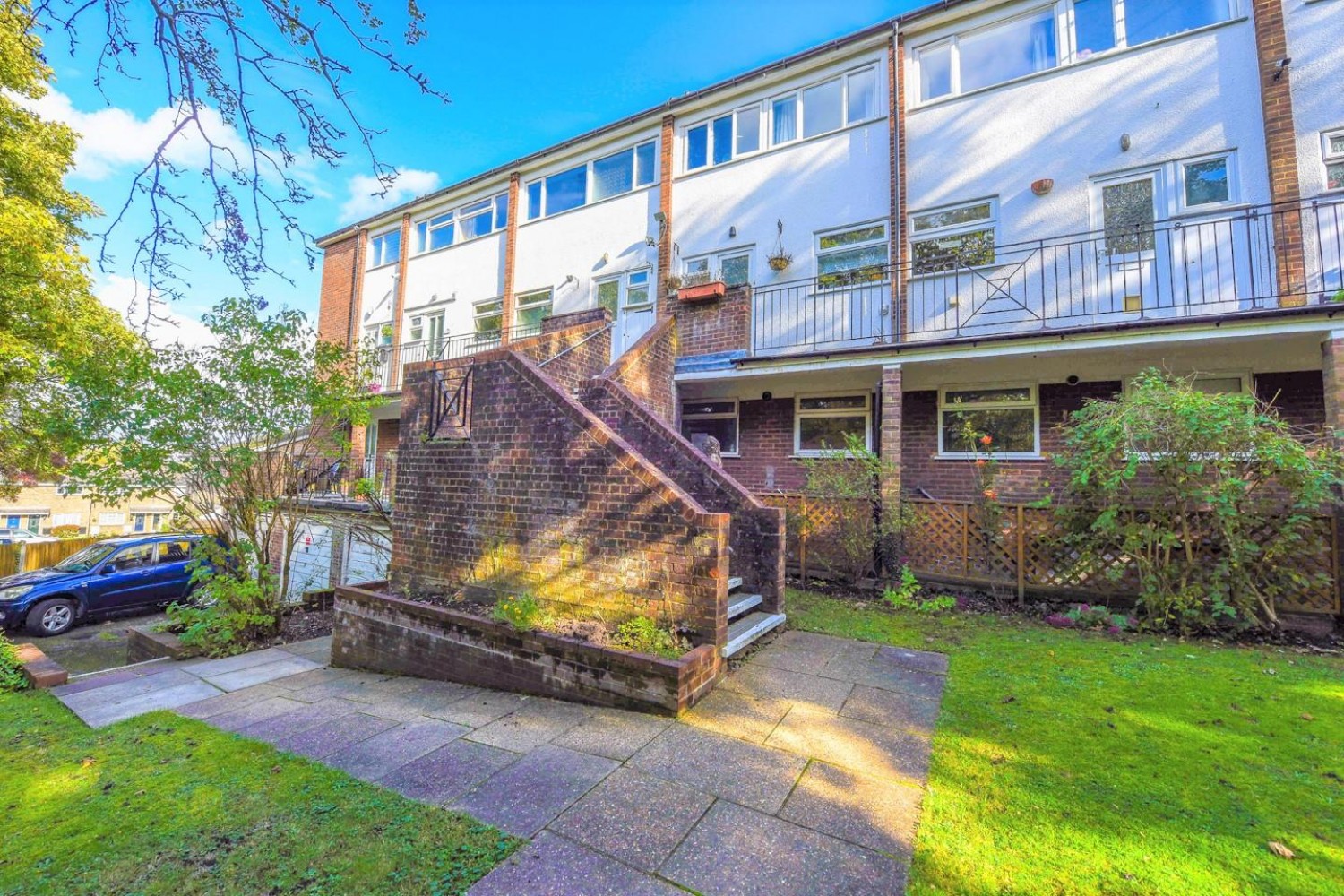 2 bedroom Flat for Sale St. Josephs Road, Aldershot
