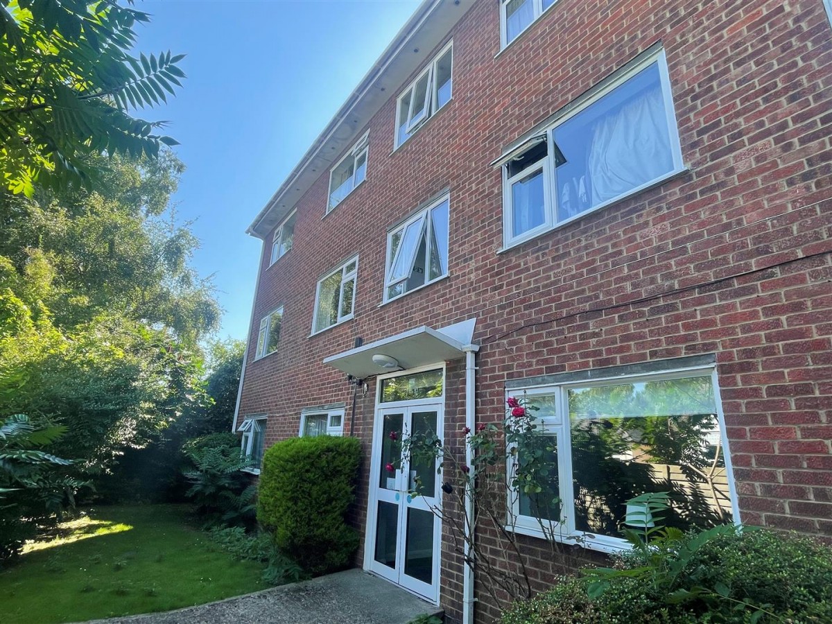 Morris Road, Farnborough