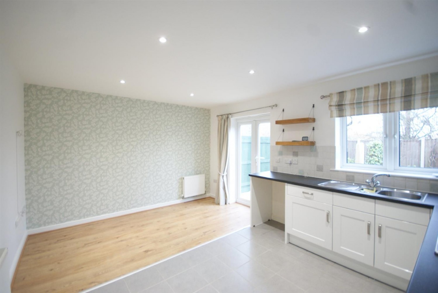 3 bedroom House for Letting St James Place, North Hykeham, Lincoln