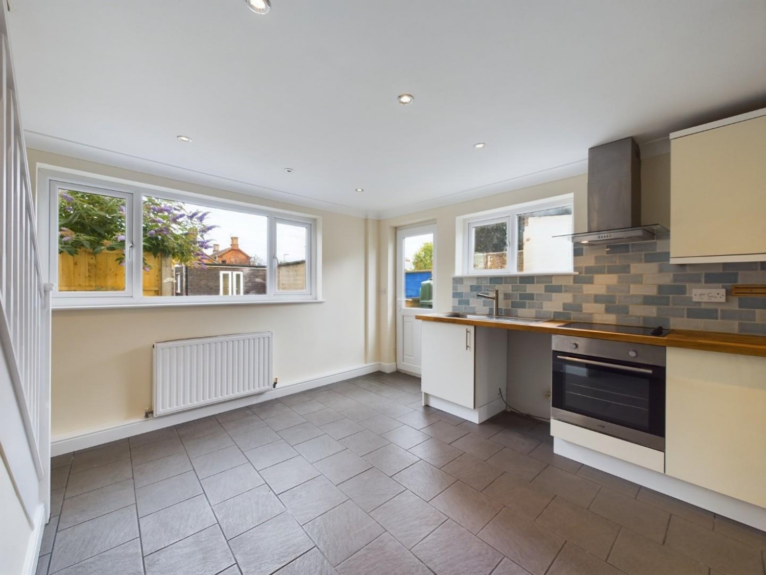 2 bedroom House for Letting High Street, Billinghay, Lincoln