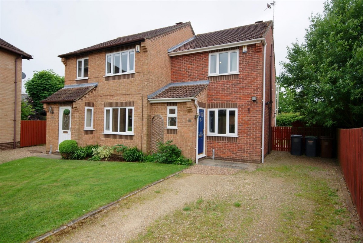 Adelaide Close, Waddington
