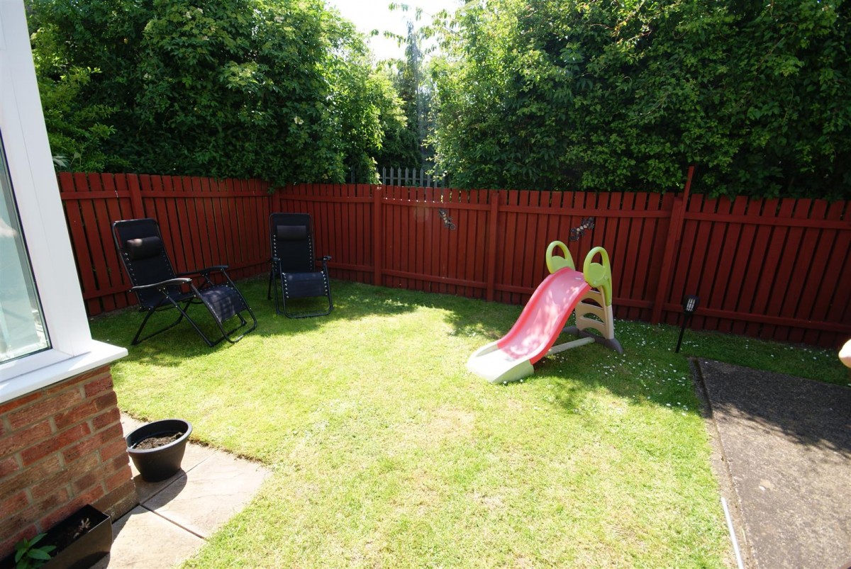 Adelaide Close, Waddington