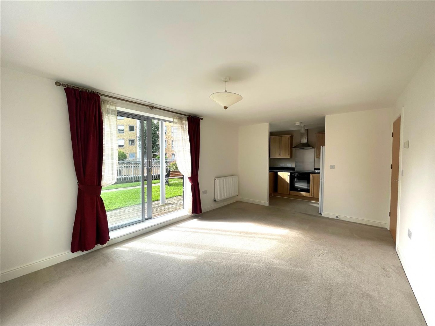 2 bedroom Flat for Letting Coombe Way, Farnborough