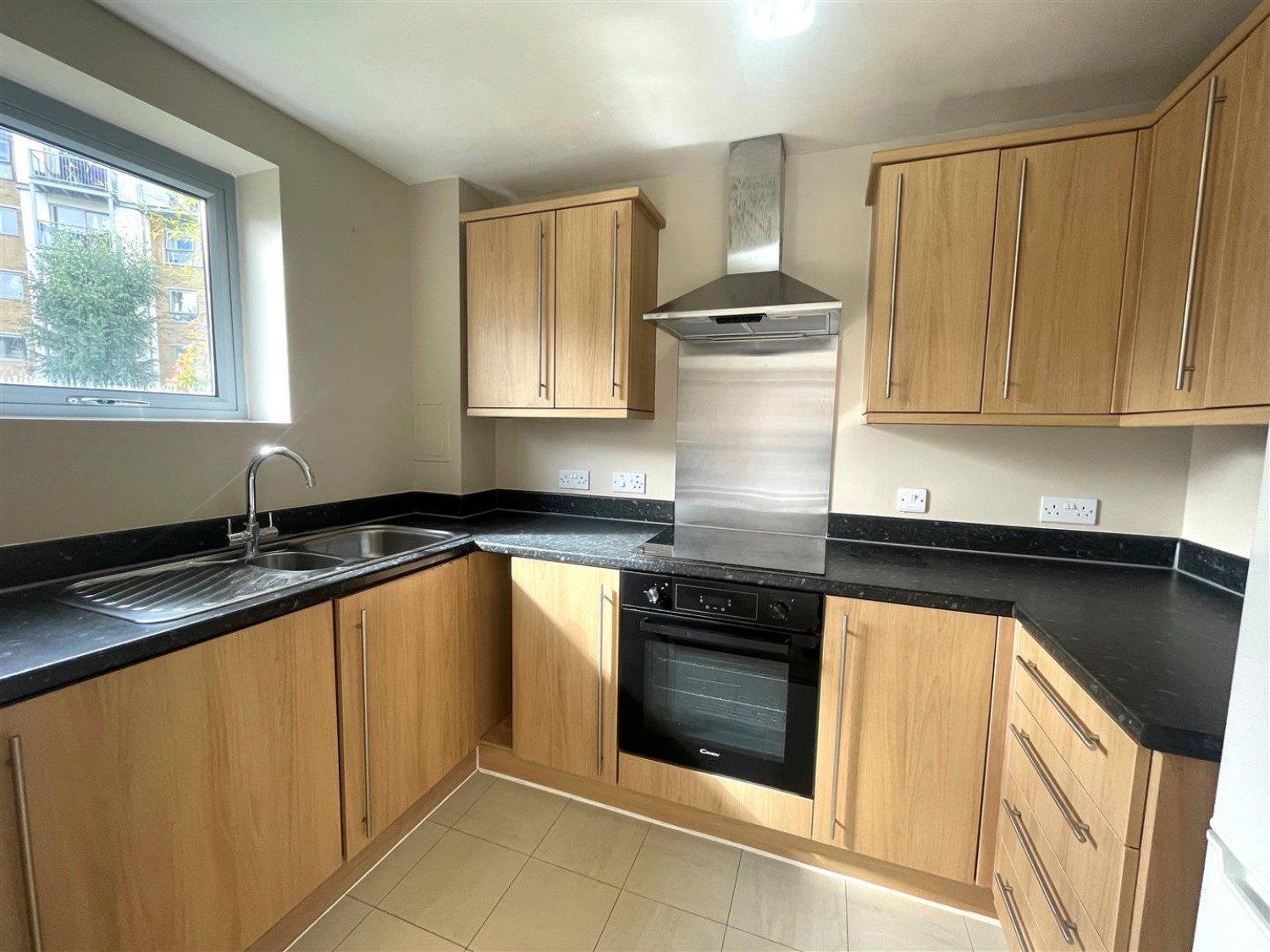 2 bedroom Flat for Letting Coombe Way, Farnborough
