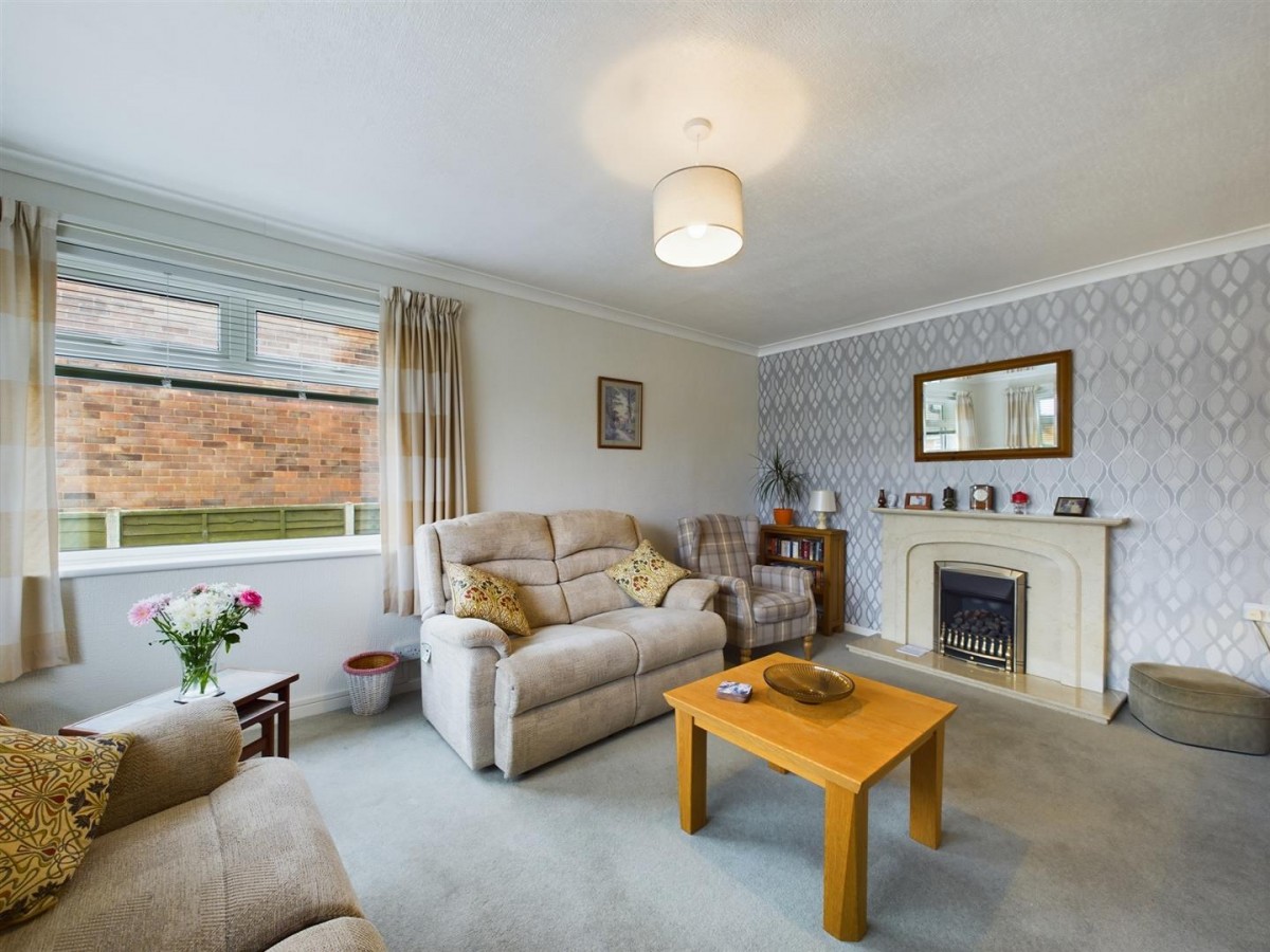 Jaguar Drive, Lincoln