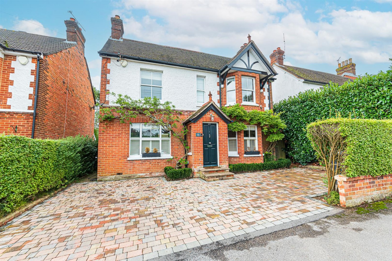 Weydon Hill Road, Farnham