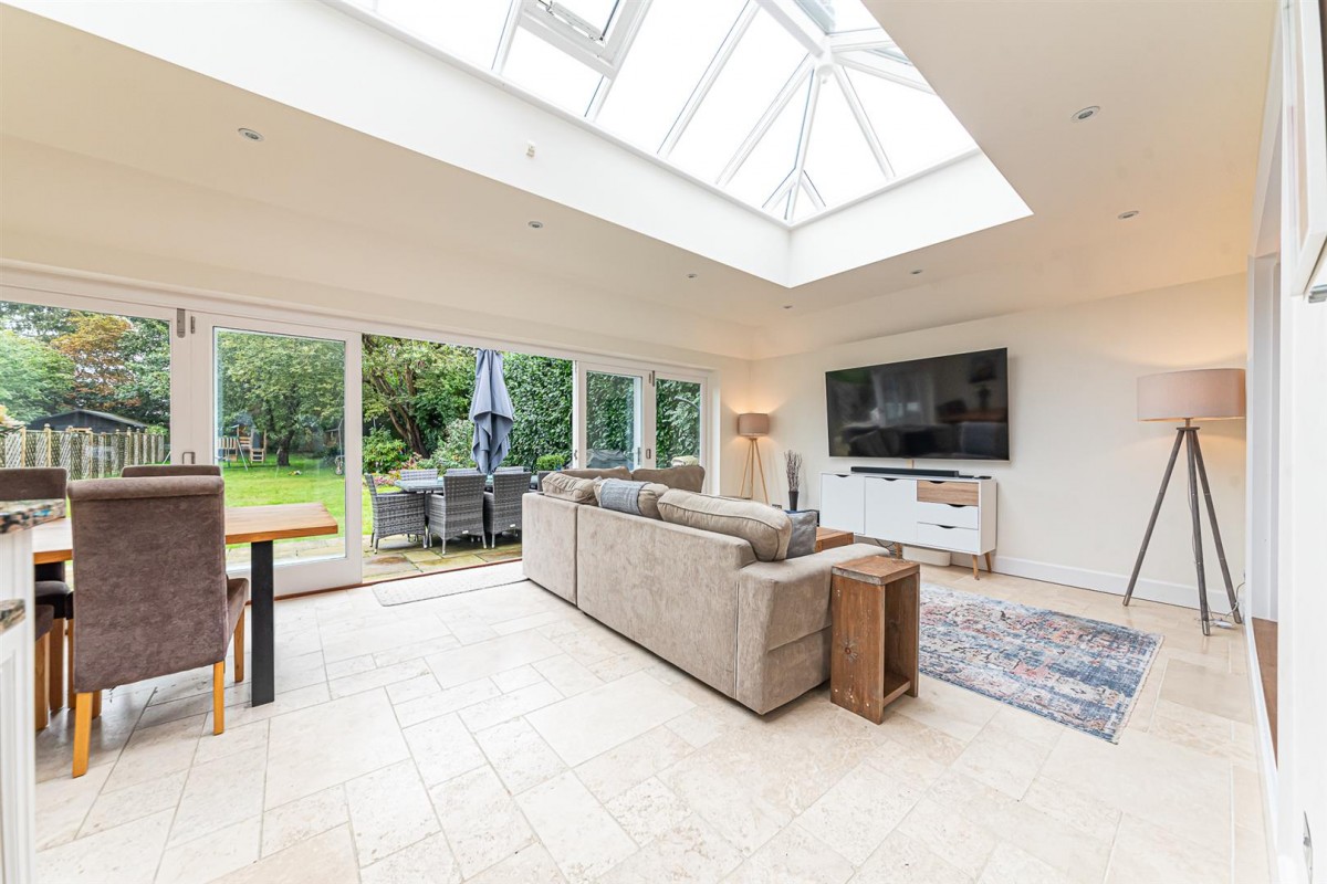 Weydon Hill Road, Farnham