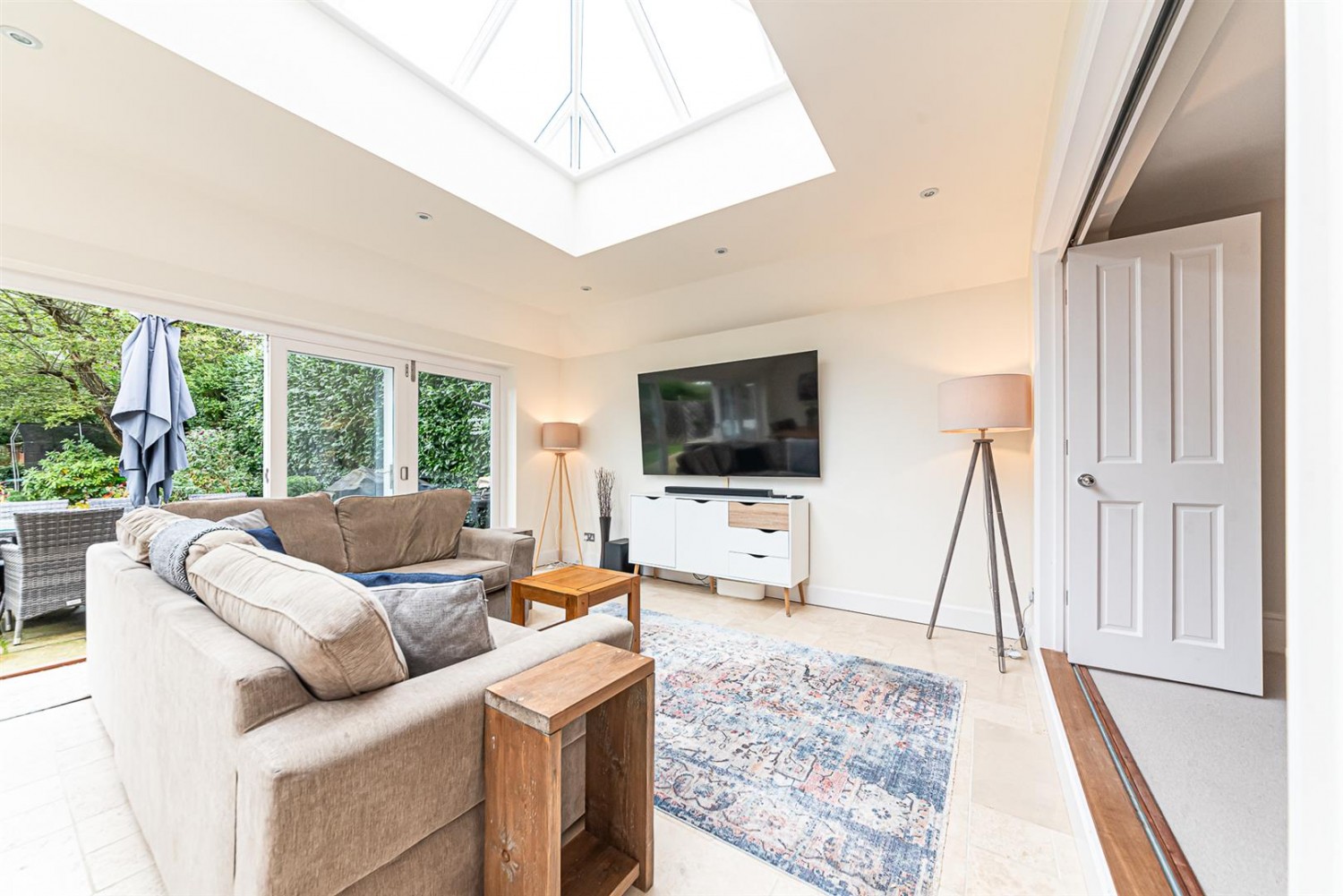 Weydon Hill Road, Farnham