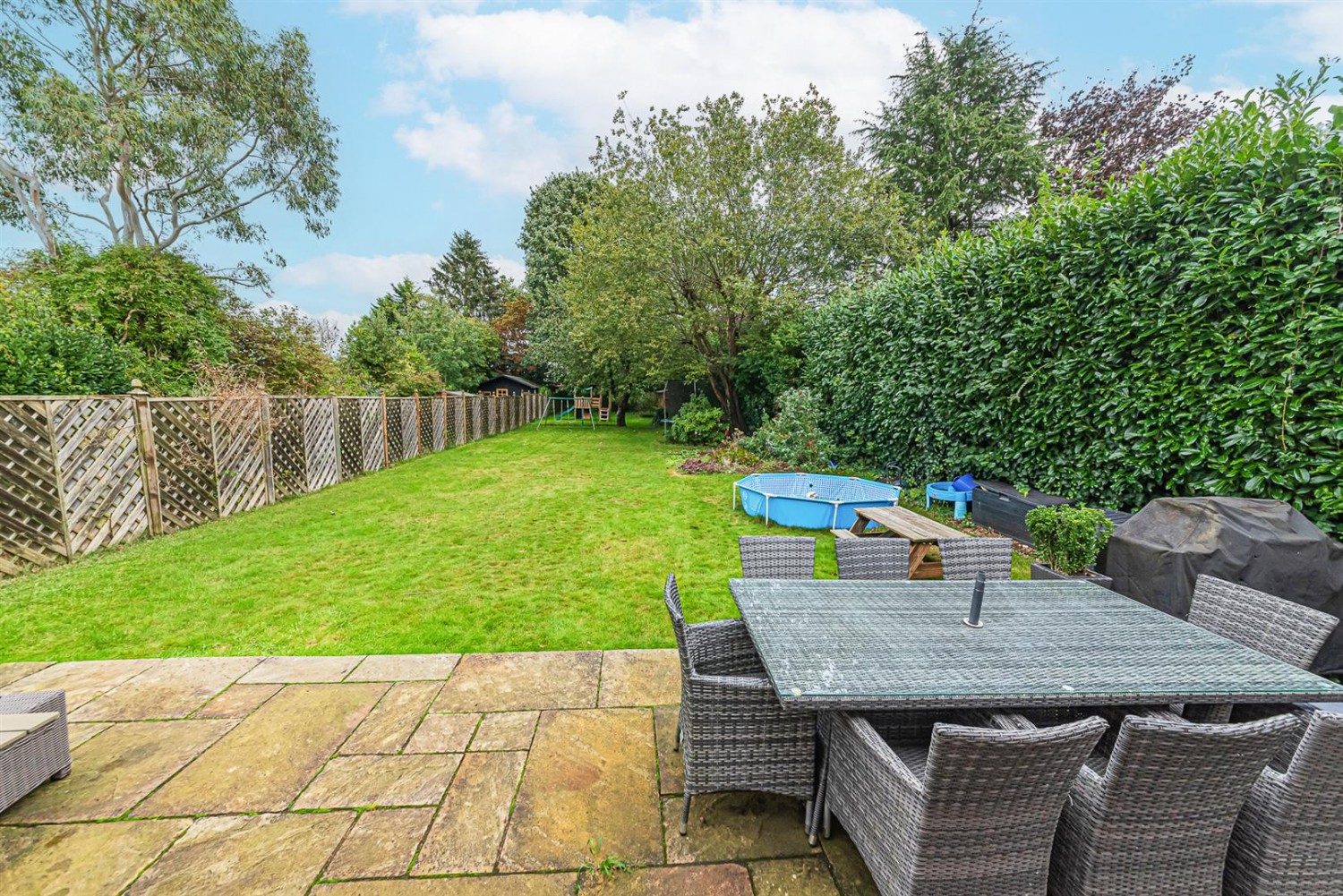 Weydon Hill Road, Farnham