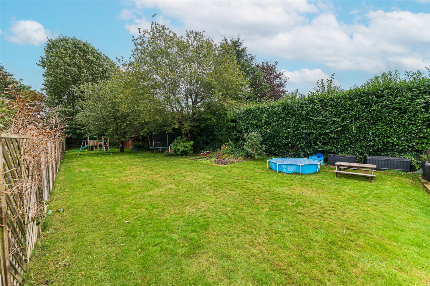 Weydon Hill Road, Farnham